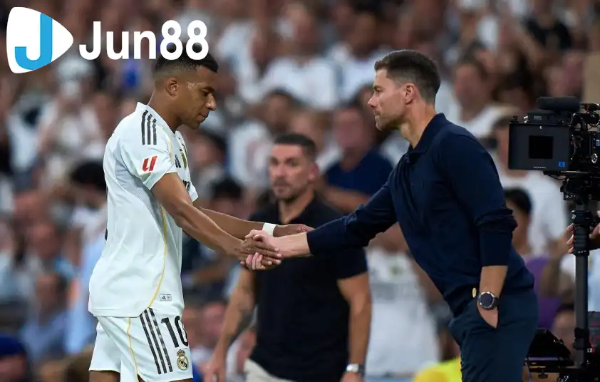 Alonso cho rằng Mbappe vẫn chưa nghĩ tới chức vô địch Champions League
