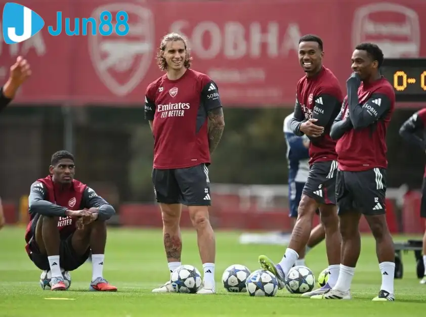 Arsenal vẫn chưa để thủng lưới bàn nào tại đấu trường C1 (Ảnh: X).